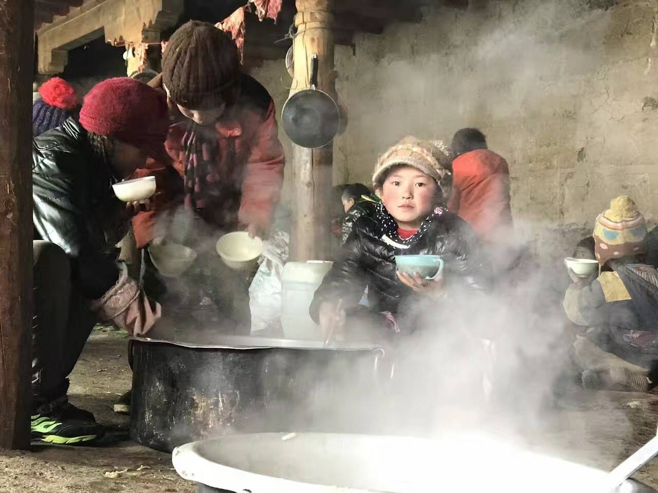 金年汇官方版网站登录入口-金年汇(中国)公益回顾丨家国同欢月同圆 温暖满载甘孜州(图10)